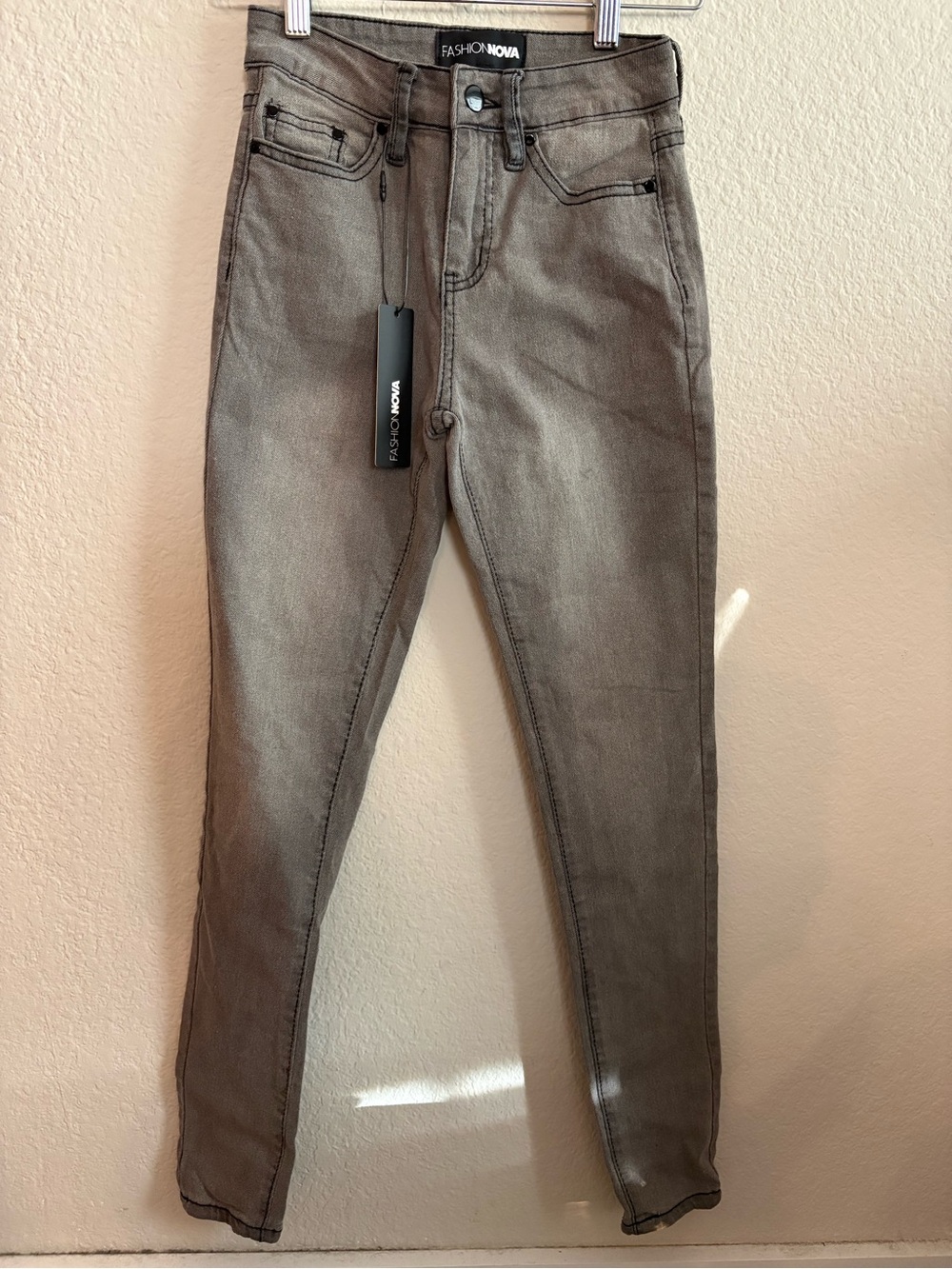 Fashion Nova Men’s Gray Skinny Jeans